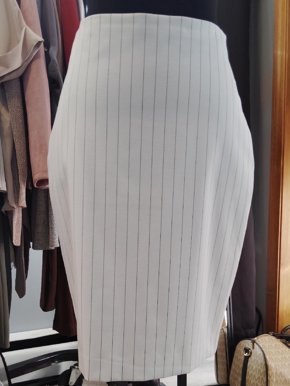Express White Pinstripe Pencil Skirt 2 Like NEW